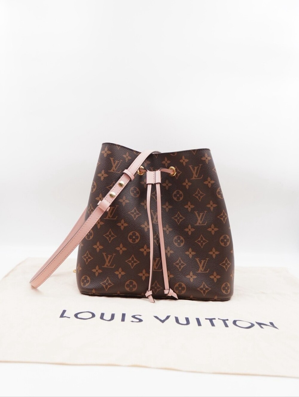 CP10 💕 Louis Vuitton Monogram Neonoe MM